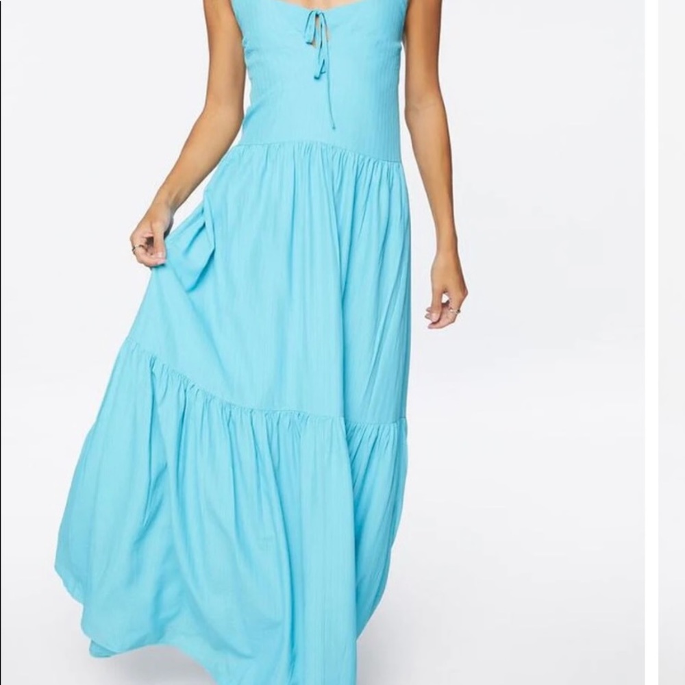 Beautiful dress! Unfortunately it was big on me